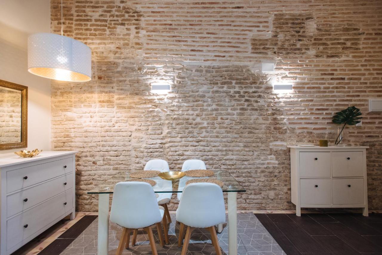 Cozy Apartment In House-Palace With Private Patio Севиля Екстериор снимка