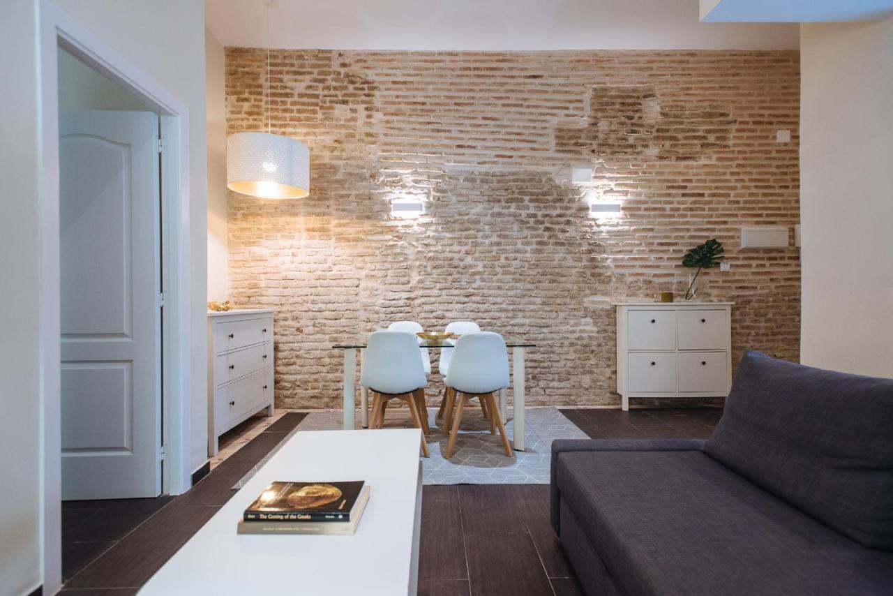 Cozy Apartment In House-Palace With Private Patio Севиля Екстериор снимка