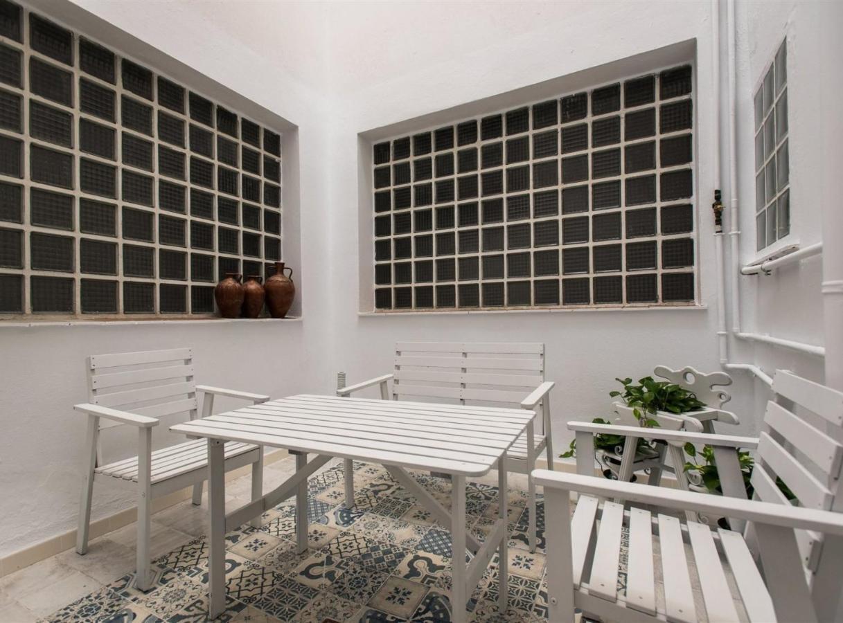 Cozy Apartment In House-Palace With Private Patio Севиля Екстериор снимка